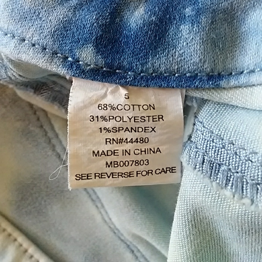Tinseltown Acid Wash Jeans (Juniors) - Picture 4 of 5